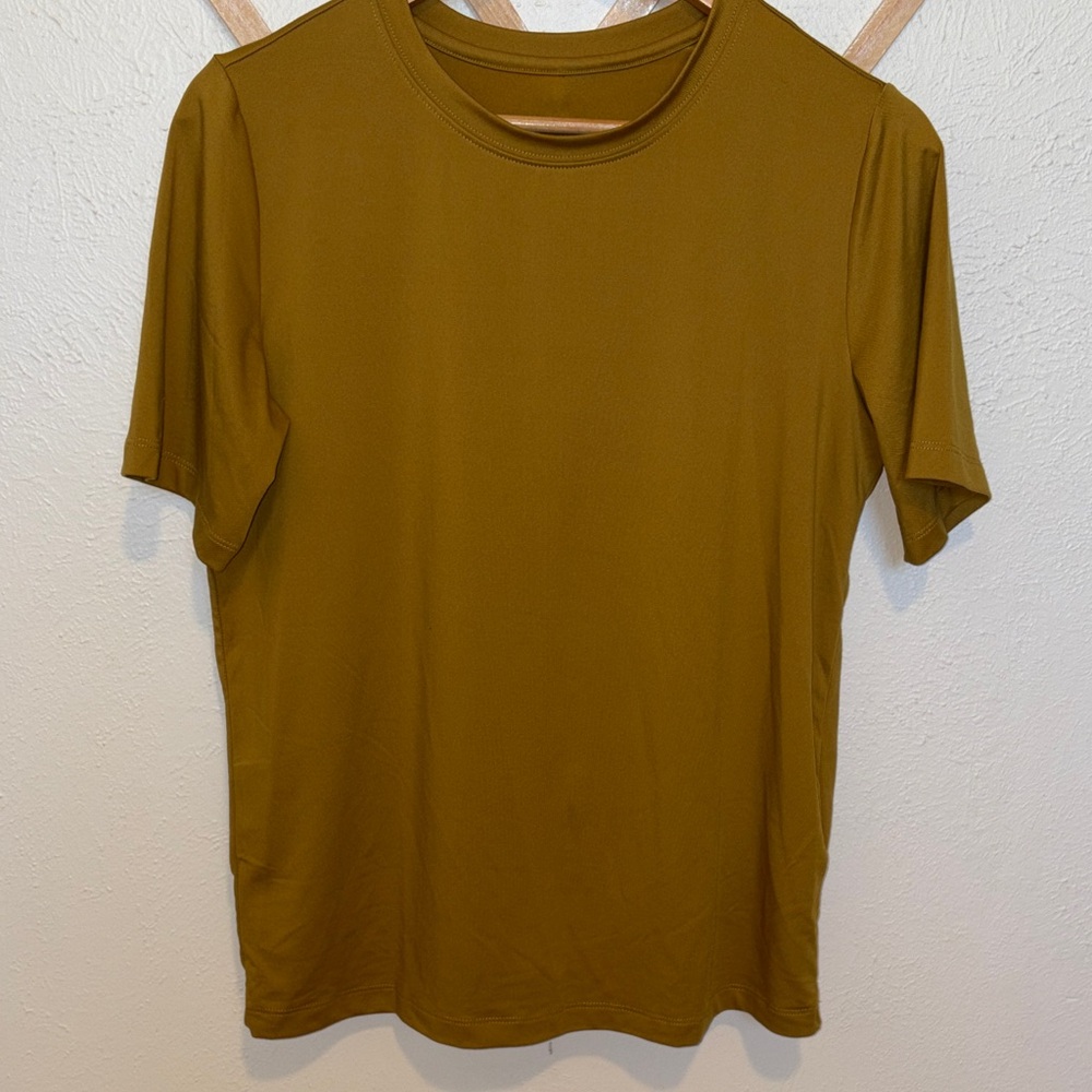Fabletics Mustard Yellow Short Sleeve Crew Tee